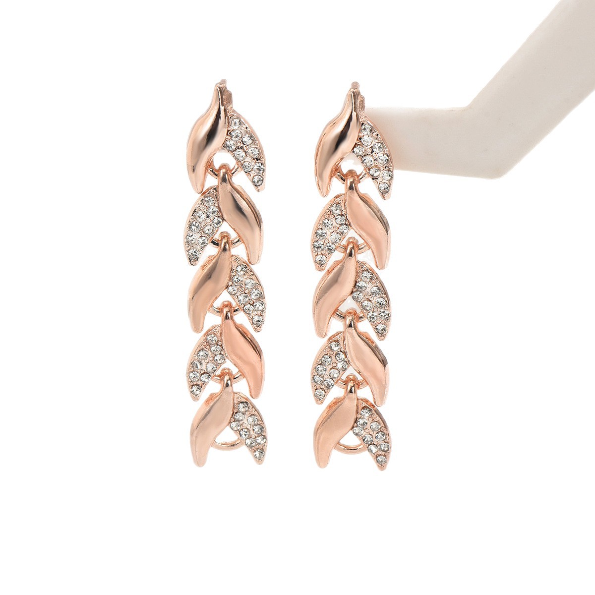 Heavy-duty Leaf-shaped Stud Earrings With Full Diamond Detailingunisex Design