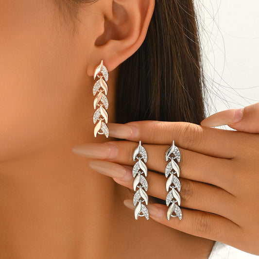 Heavy-duty Leaf-shaped Stud Earrings With Full Diamond Detailingunisex Design
