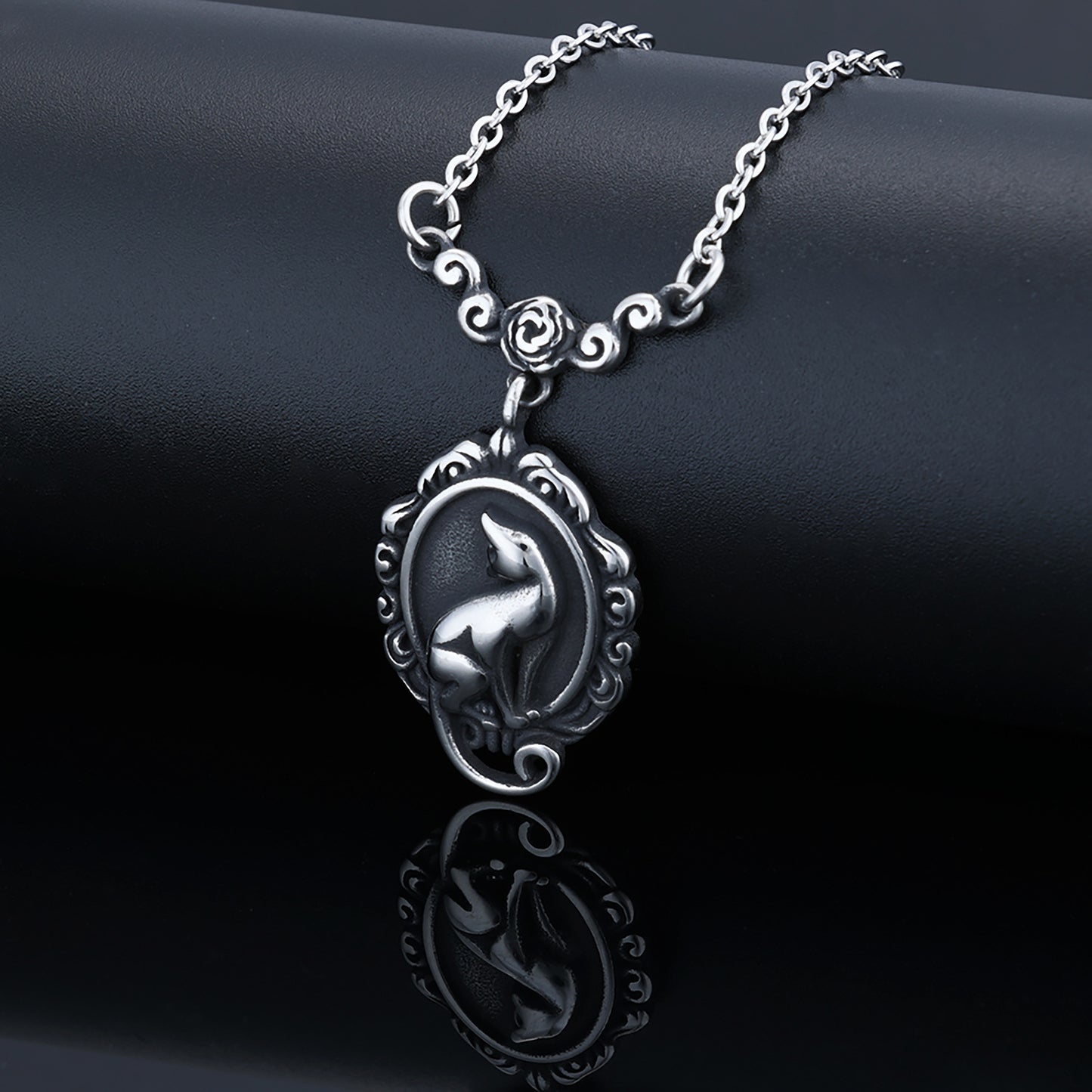 3D Cat Wreath Pendant Necklace In Titanium Steel